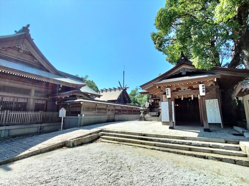 右が日本で唯一の「封宮」