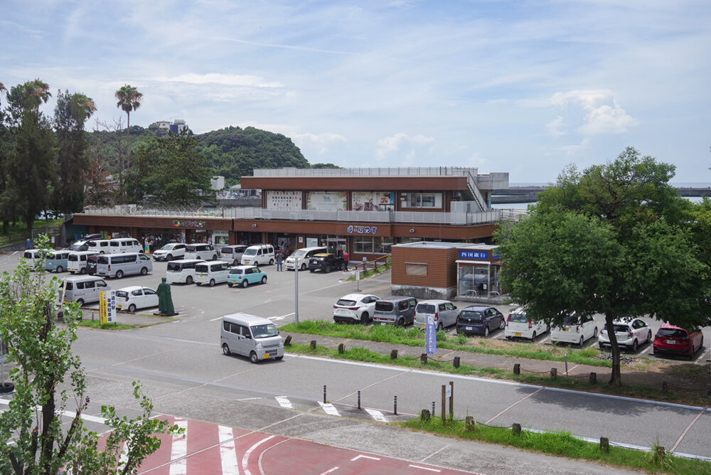 高知県の「道の駅やす」。全国でもちょっと珍しい鉄道の駅前にある道の駅だ