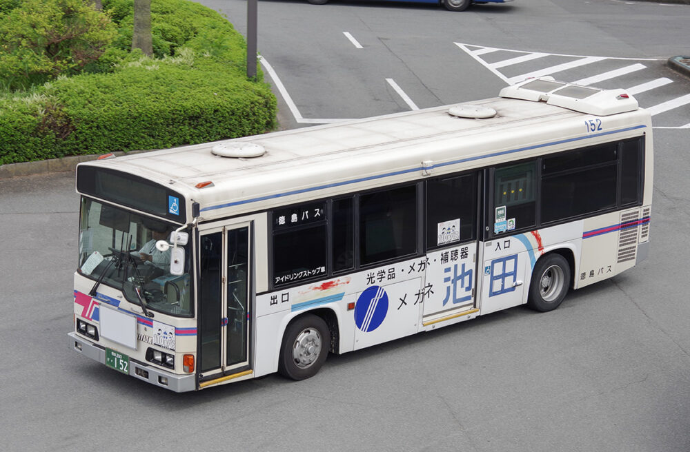 徳島バスの中型路線車・2004年式日野レインボー