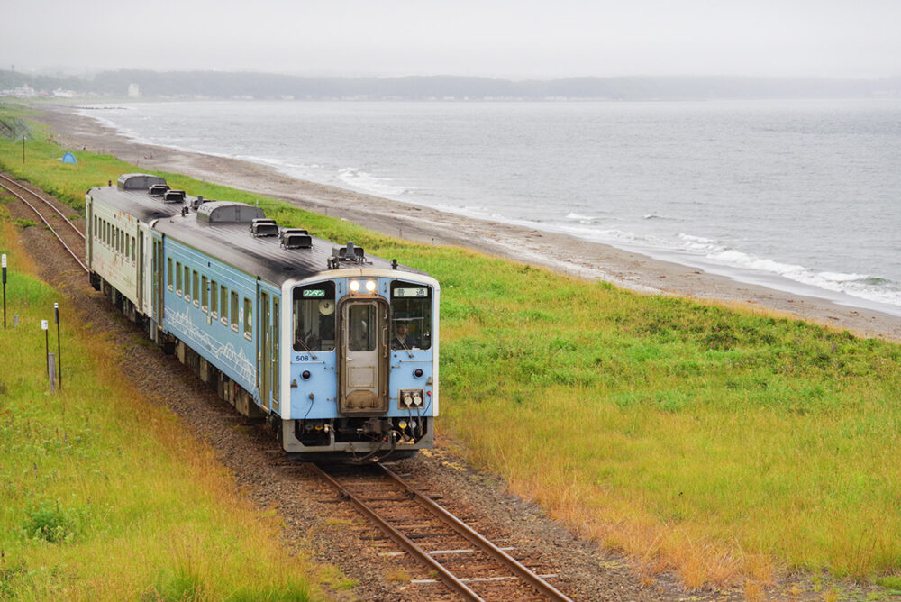 鉄道はコストのかかる交通機関であり、特にローカル線の経営は厳しいのが実情