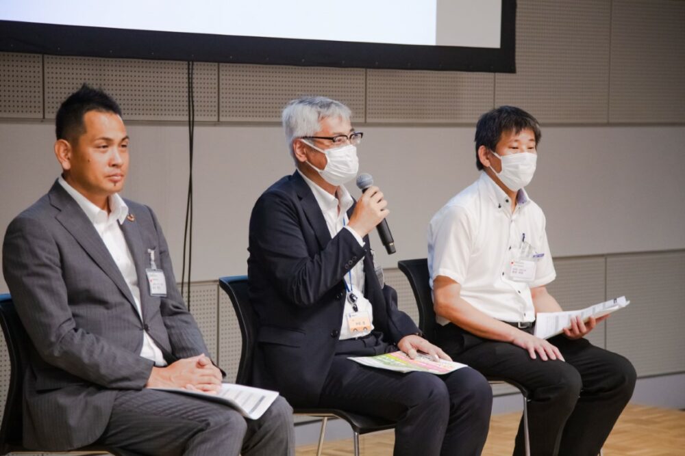 トークセッションで生の話を聞くこともできる