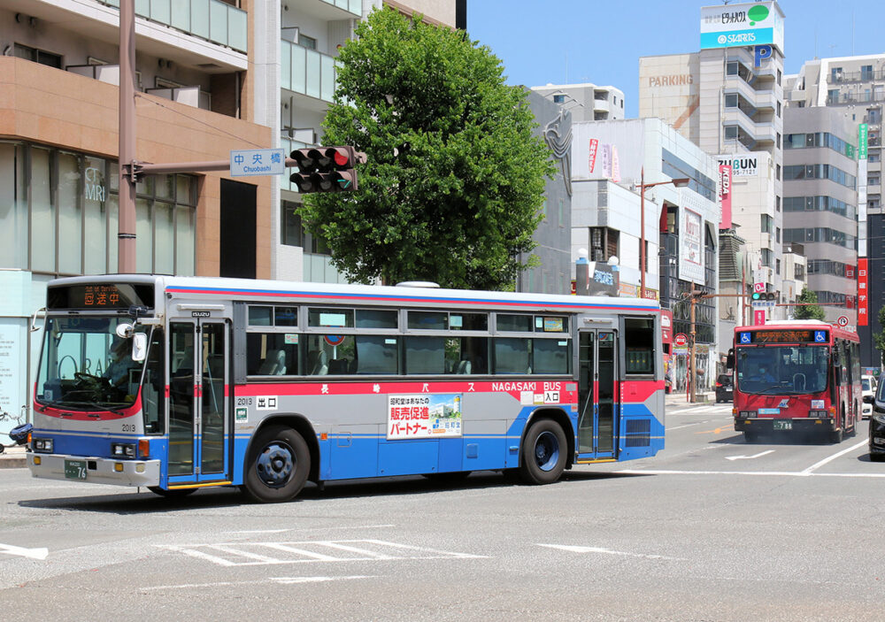 これぞ旧車パラダイス!!　坂の街に残る「キュービック」の事情が深すぎた!!