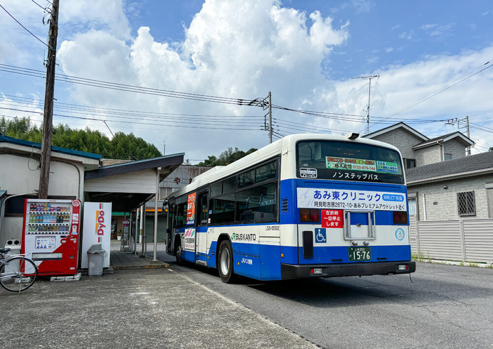 江戸崎に到着。バスの発着場ながら正しくは「江戸崎駅」と言う