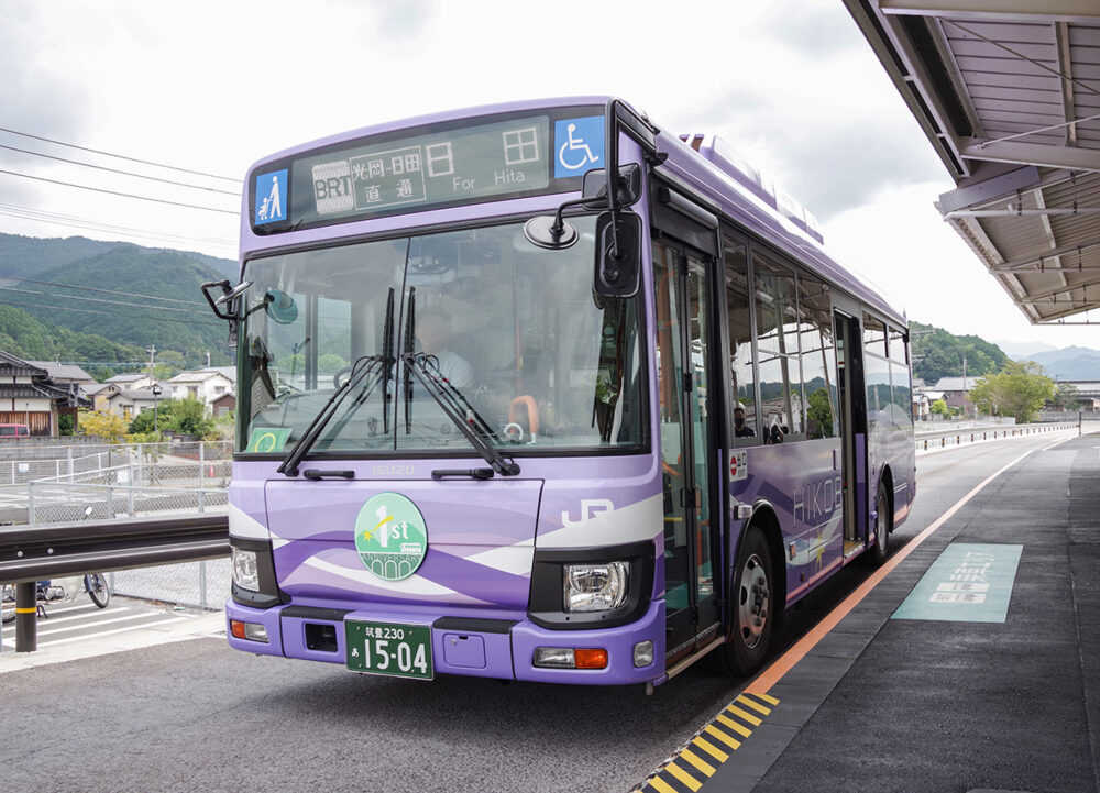 バス専用道路を通る日田彦山線BRT