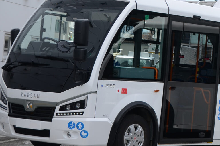 トルコ・カルサン社製のe-JESTが日本の道を走るためのさまざまな動力装備や運行機器を完全搭載した姿で再登場!!
