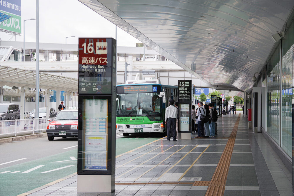 福岡空港国内線ターミナルのバス乗り場