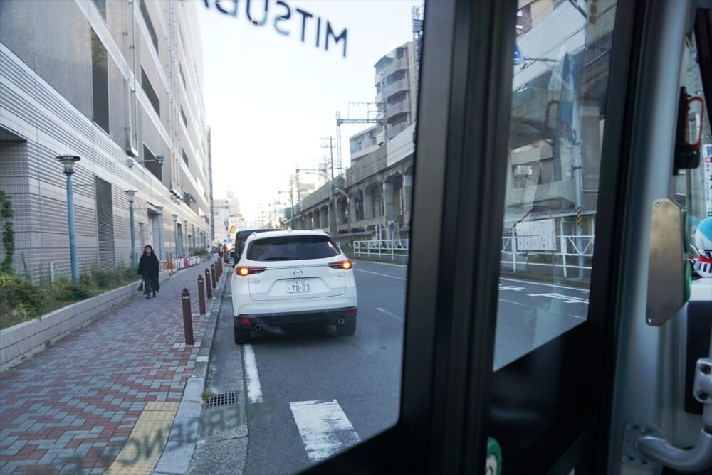 障害物で停車したら手動で動かしてシーケンスを再開するしかない