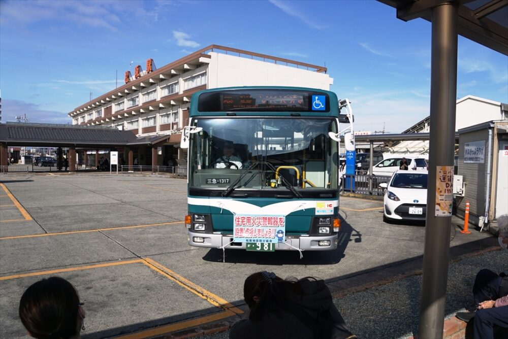 松阪駅では多くの乗客が長距離？路線を待つ！