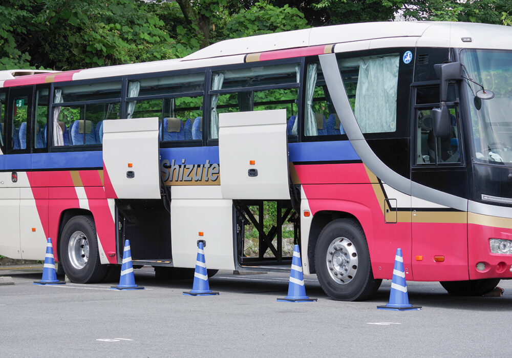 ハイデッカー車にはトランクがあるので大荷物でも安心