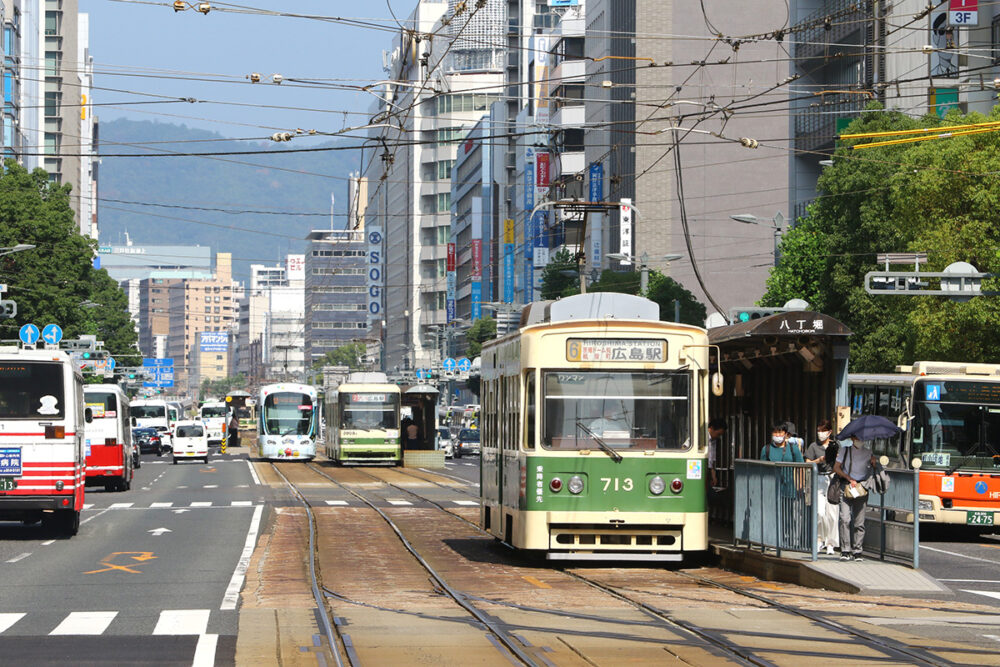 日本においても同じ道路上の公共交通としてバスとトラムの共存をもっと進めてはいかがなものか?