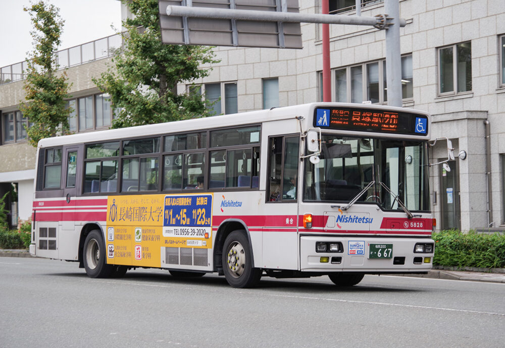 沖縄では数が少ない?　96MC。写真は2024年現在も西鉄バスで依然活躍中の1台