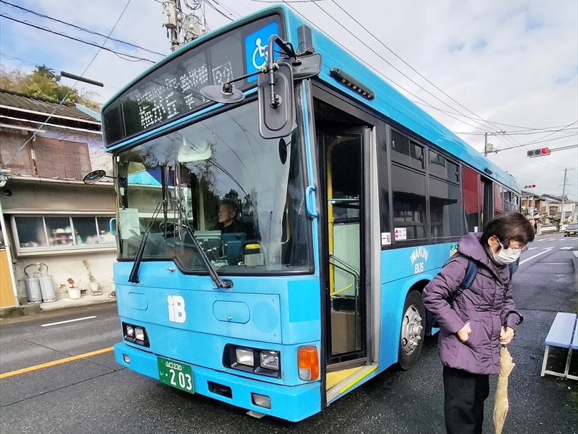 いわくにバスの日野レインボー