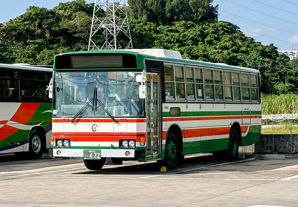 生え抜きの1台、東陽バスの日野ブルーリボン