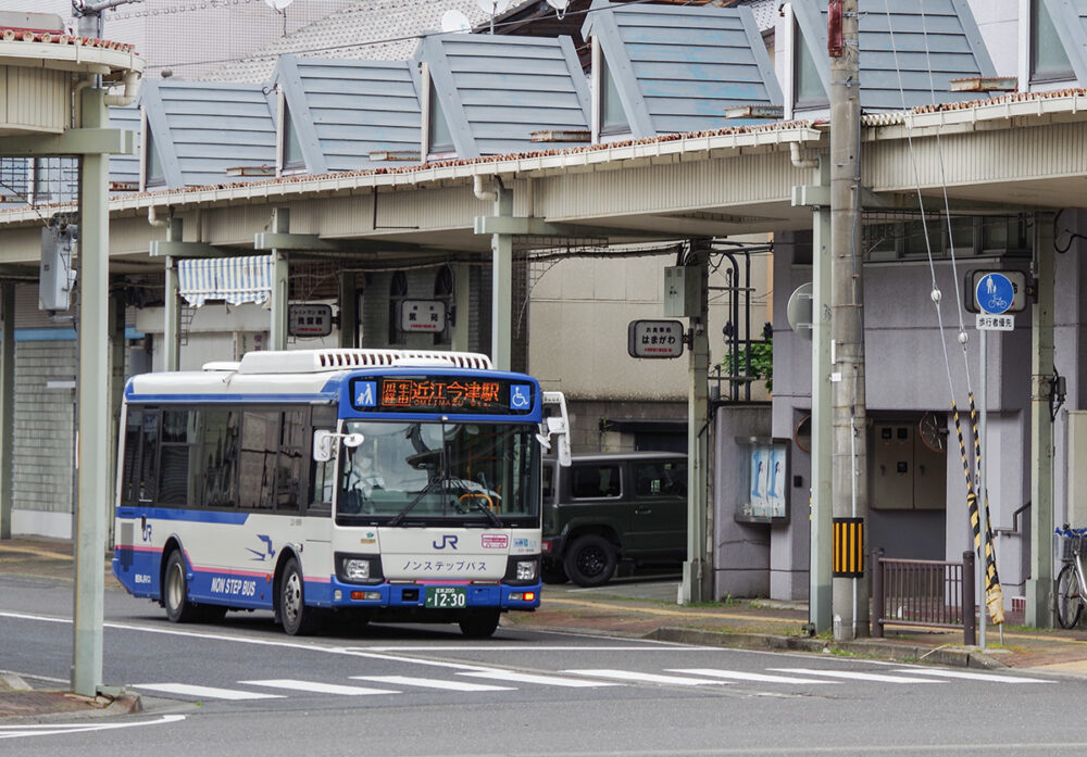 限りなく鉄道に近い性質を持つ西日本JRバス若江線