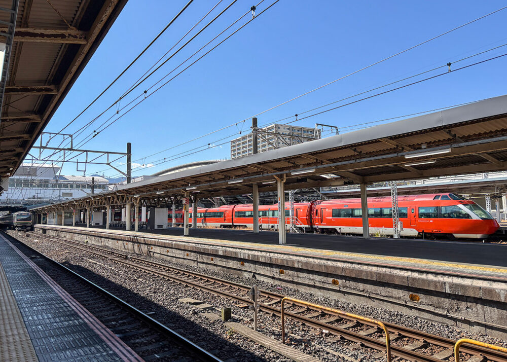 小田原駅で東海道線に乗り換え