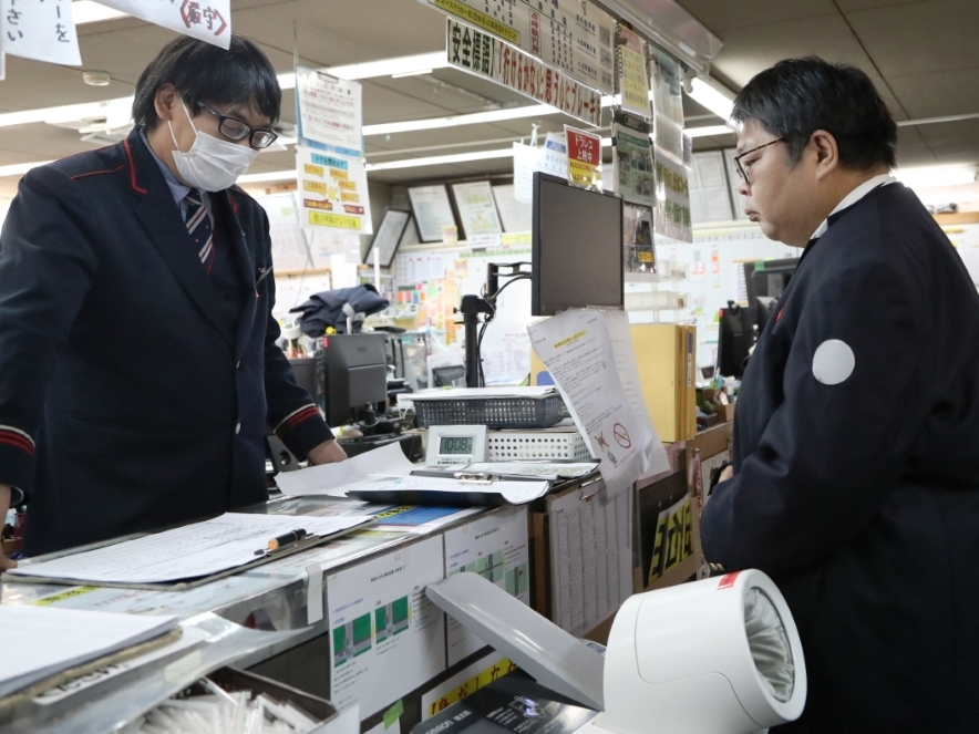 取材とはいえ事業者の車両で路上に出るので運行管理者から点呼を受ける