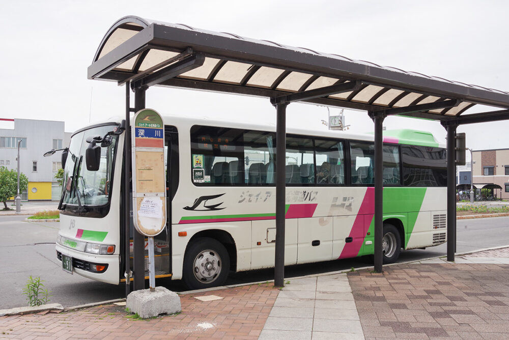 JR北海道の鉄道代替バス（深名線）に乗る際、世にも珍しいトイレ付きのメルファに当たることがある