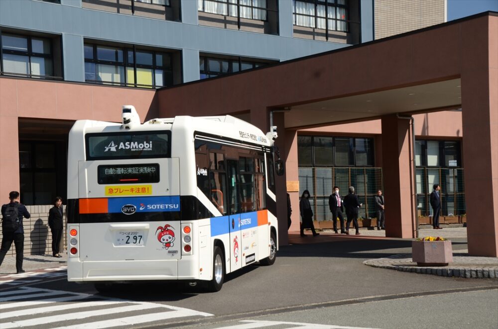 バスとしては立席定員はあるが自動運転では立席は禁止とされている