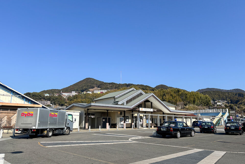 熊野市駅を出発。きょうも良い天気