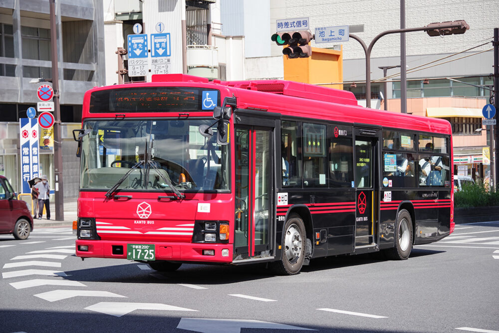 自動車用バッテリーの電圧は昔から乗用車＝12V、バス／トラック＝24Vって決まってるの?