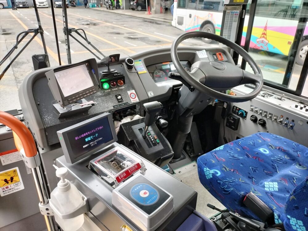 同じ車種でも導入年代によりATの種類や形状は異なる