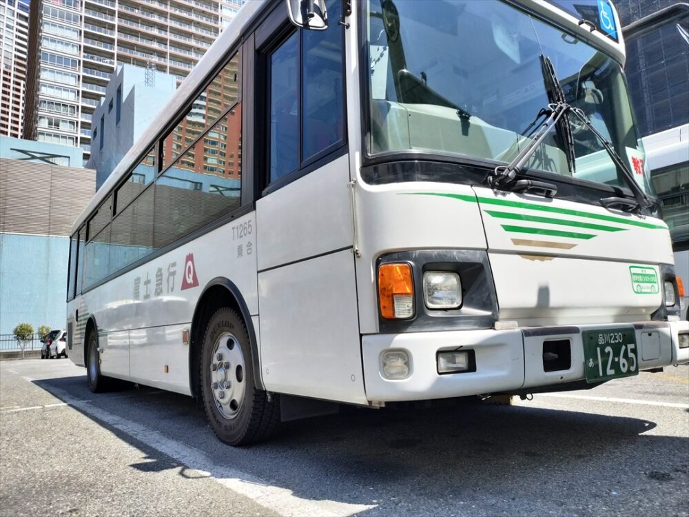 点検ではコックを引いてエア抜きもするので車両下部でもやることがある
