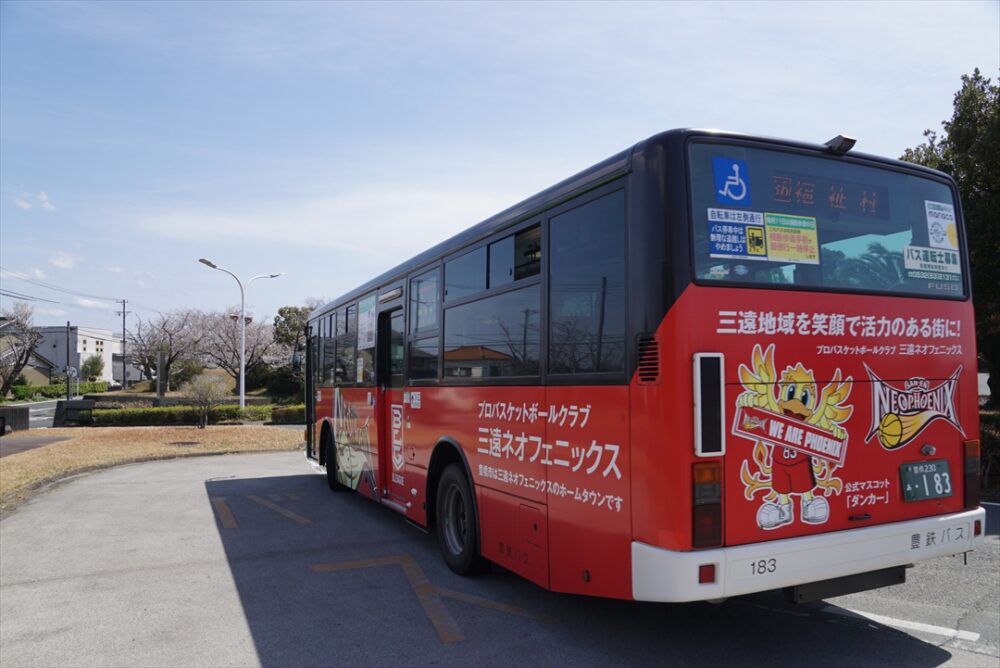 技科大前バス停からは徒歩10分程度