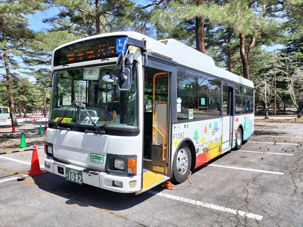 中型路線車の日野レインボー