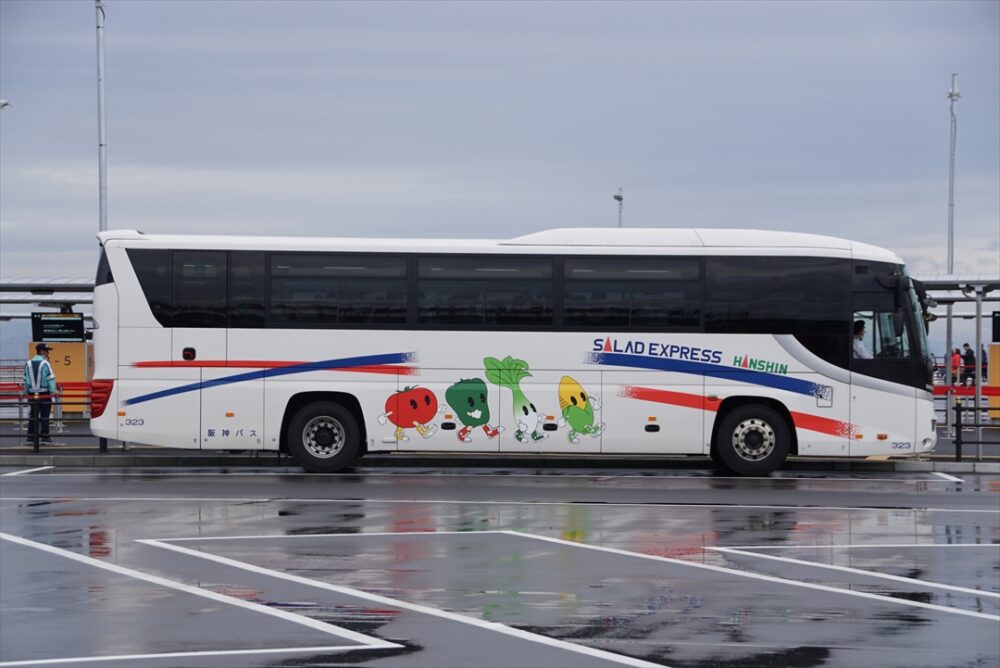阪神バスの日野セレガ高速車