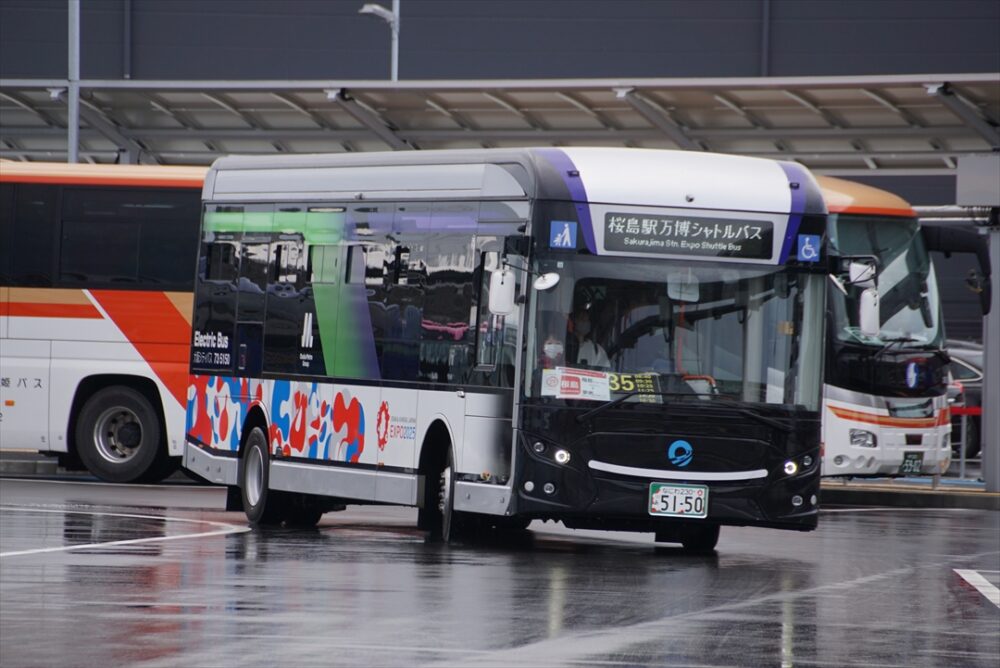 スマートなデザインのEV車