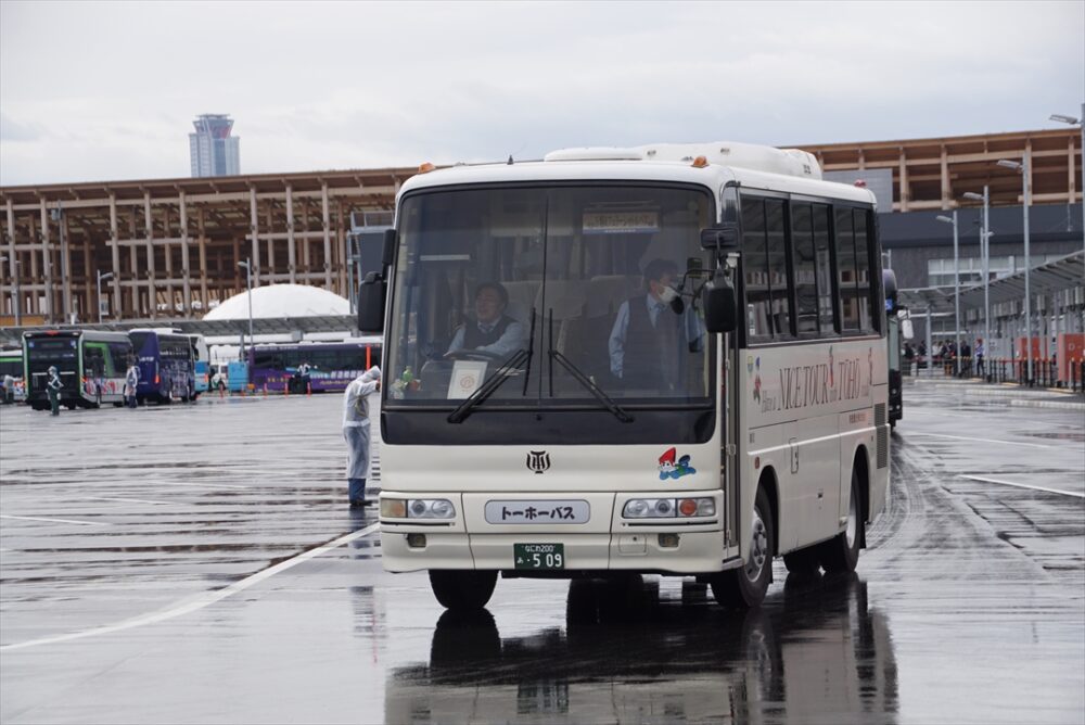 東豊観光の三菱ふそうエアロミディ中型車はフェリーシャトル便