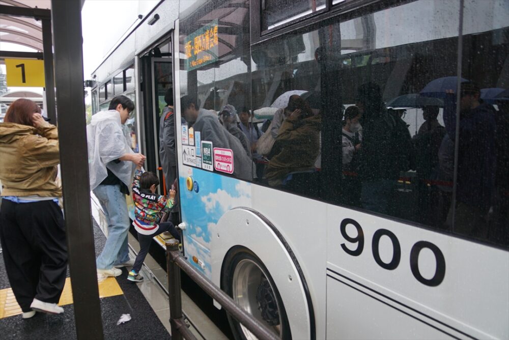 バス車内で支払いをすることはないので予約を含めてスマホの充電は必須