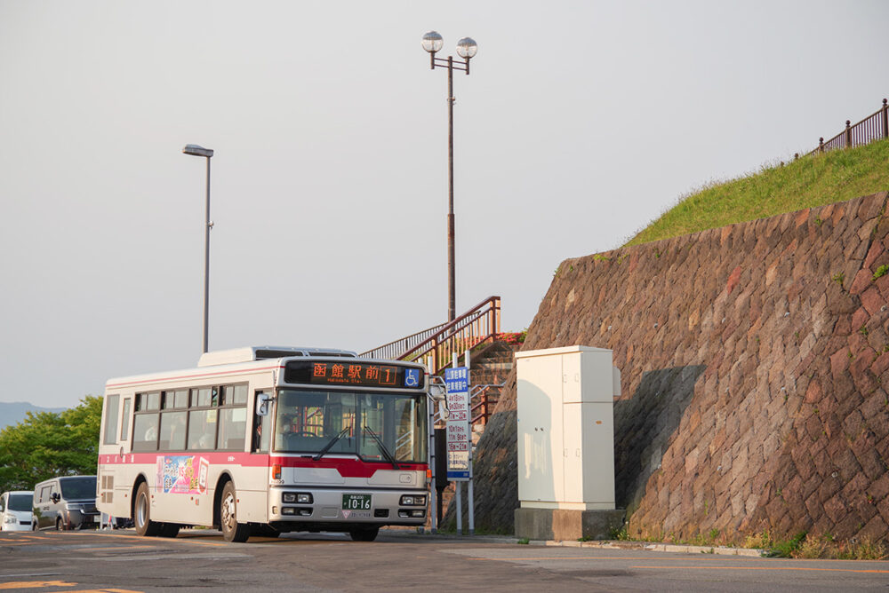 来たバスはそのまま折り返しの函館駅前行きに