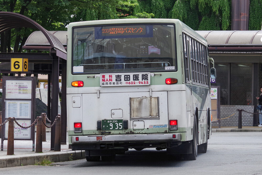 もはや感動すら覚える柿の種テールランプ