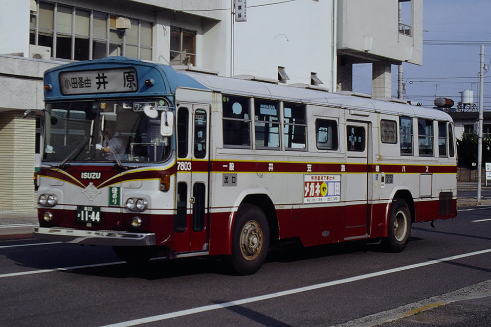 富士重工3Eも大型方向幕化初期は全体をかさ上げしたデザインが主流。側方向幕も大型化した井笠鉄道のいすゞ BU20（1993年）