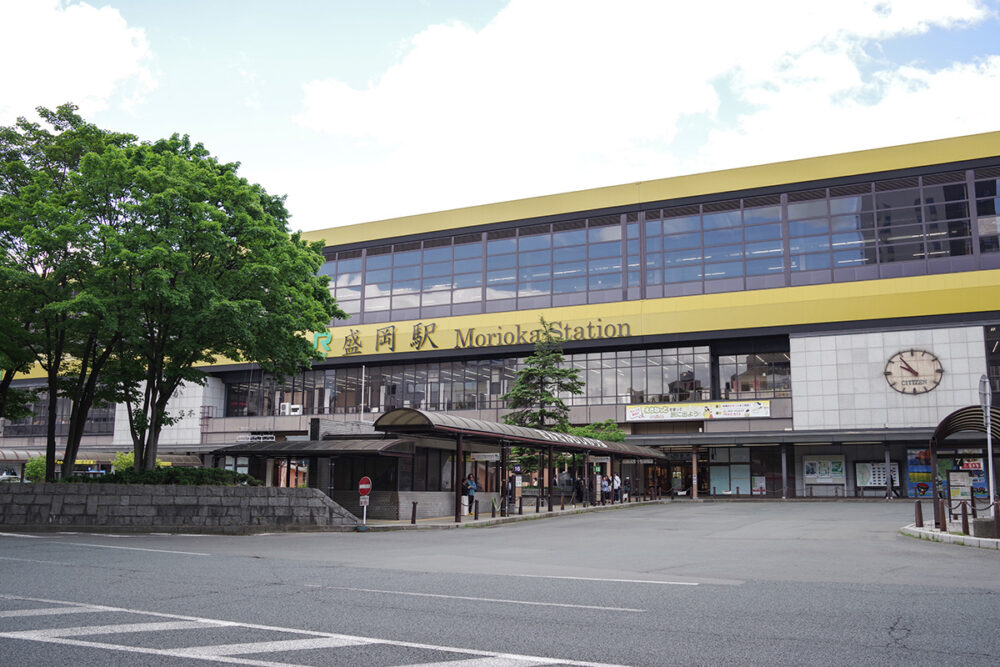 盛岡駅東口のバスターミナル