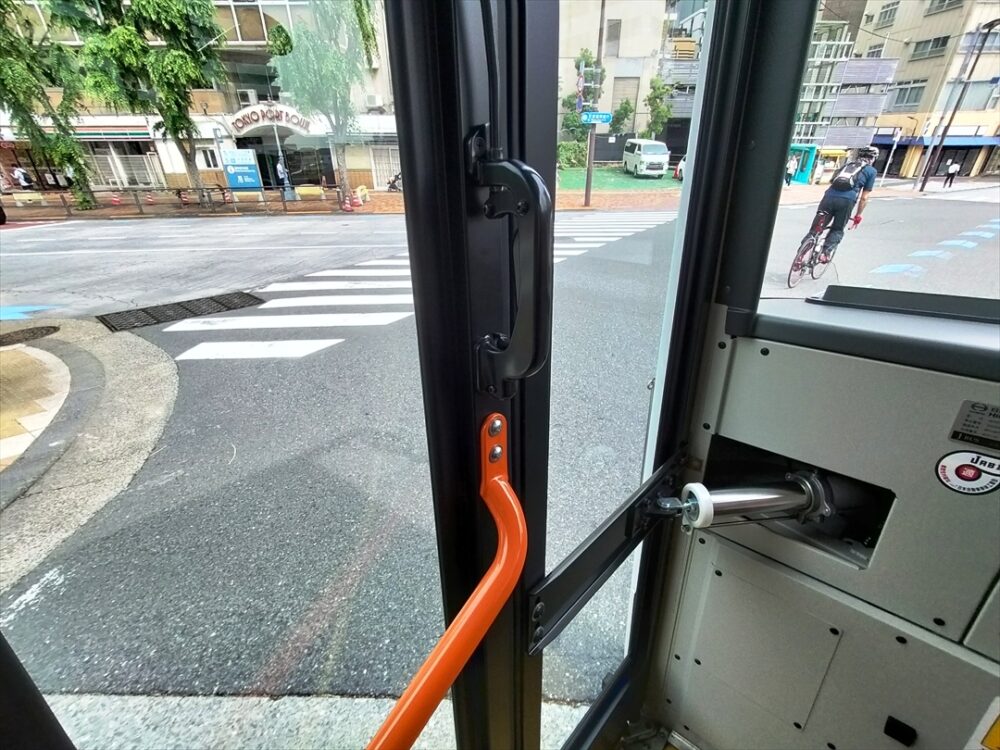 左折時に「右！」と連呼される
