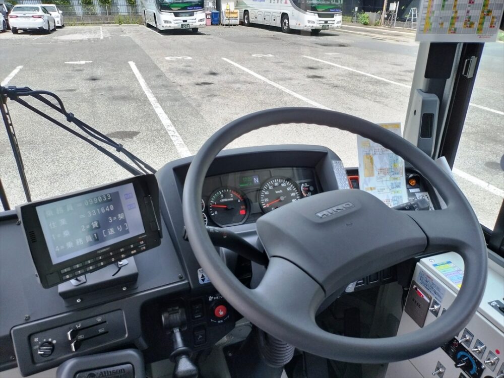 新車なので運転士の居眠りや意識喪失を検知するカメラが付いている