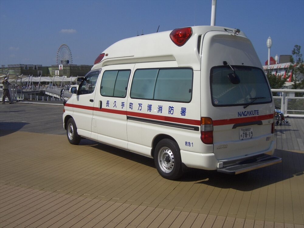 木造中心の混合材料で緊急自動車が走っても大丈夫な強度だった
