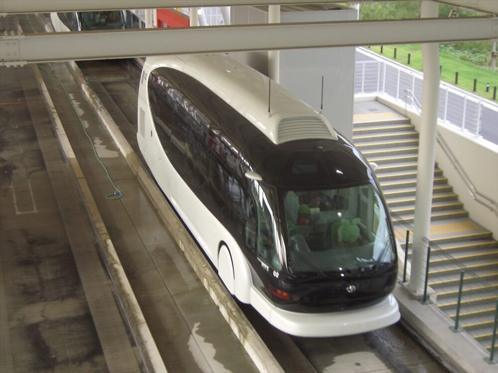 磁気誘導式電気車として走っていた