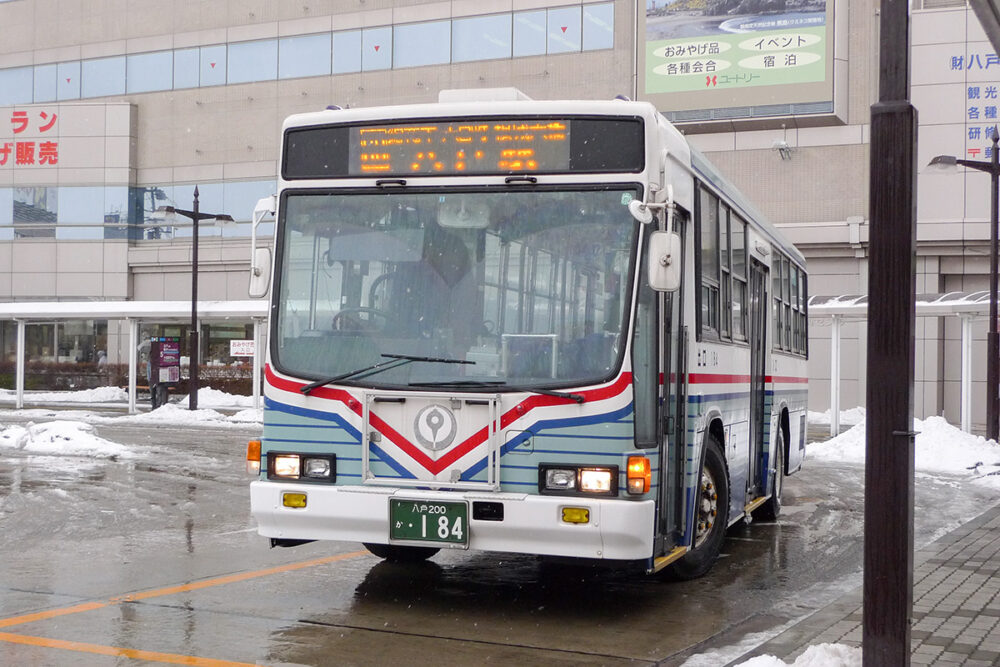 八戸市営バスの1990年式いすゞキュービック U-LV324K（2009）