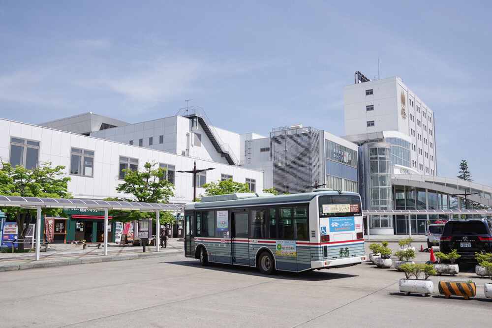 2025年5月現在の八戸駅前バスターミナル