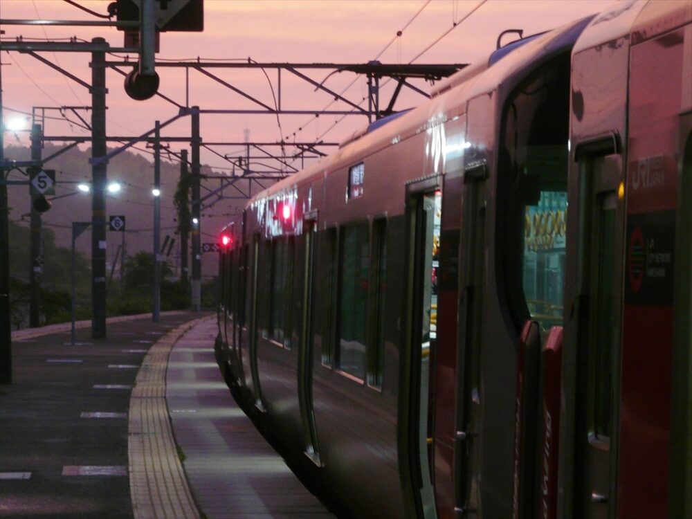 横川から山陽本線でさらに東を目指し227系電車で旅を続ける