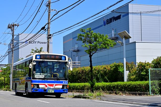 祝日に国旗を掲げる事業者は以前より少なくなってきた