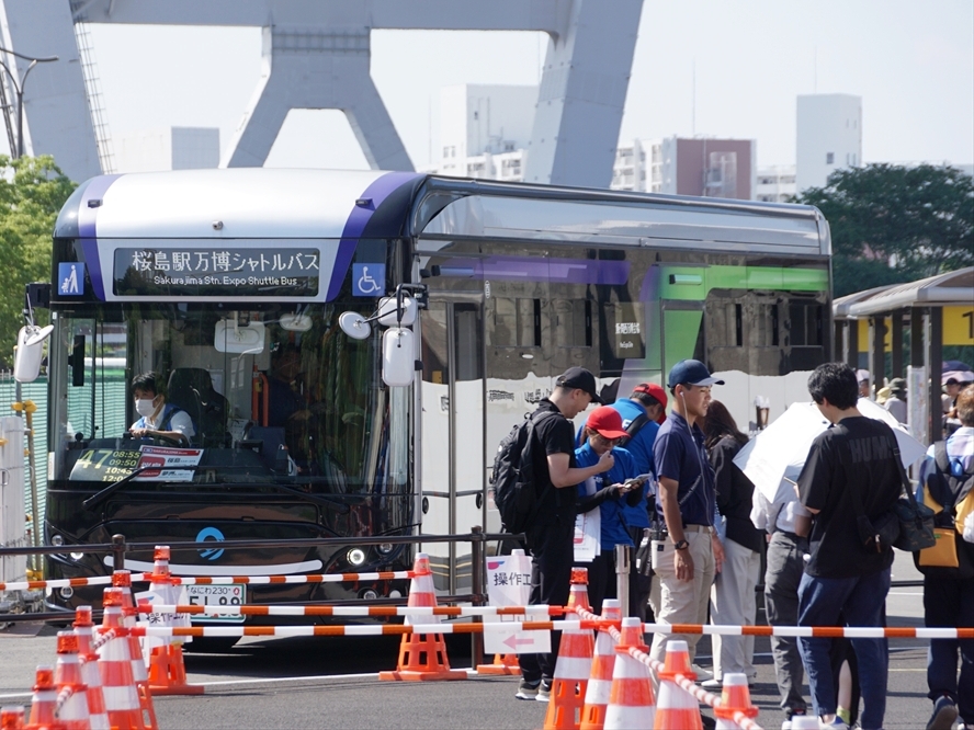 乗り場はスムーズで6台まで一斉発車できるように進化していた！