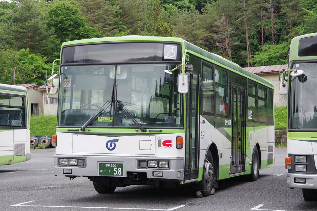 V8エンジンを搭載した初期のいすゞエルガに富士重工車体を載せたバリエーション。元・相鉄バスだ