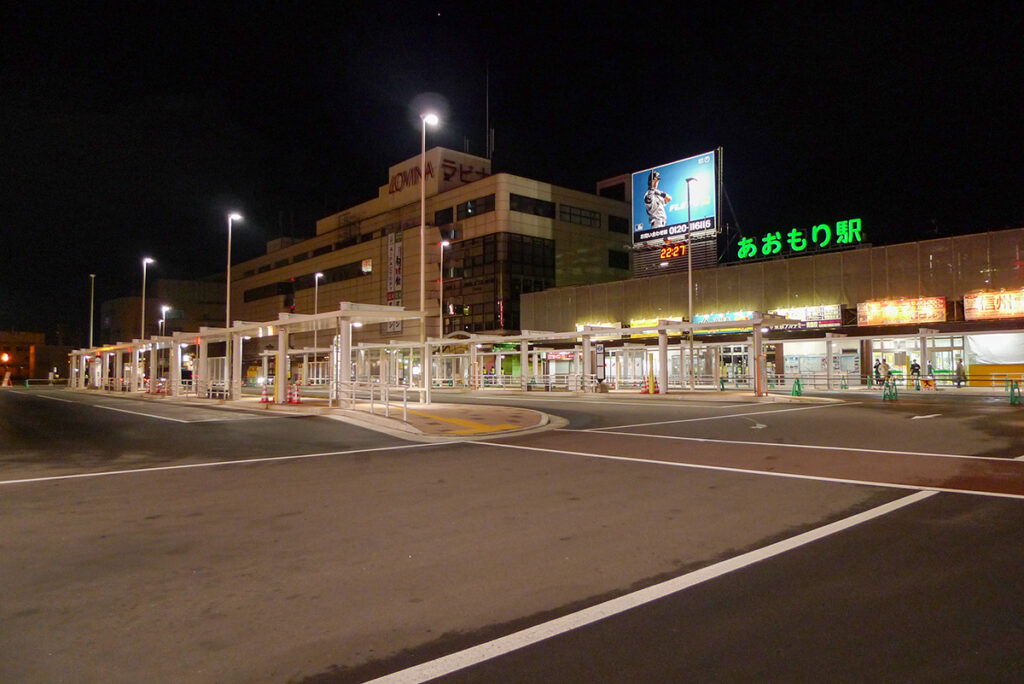 2010年10月の青森駅東口バスターミナル