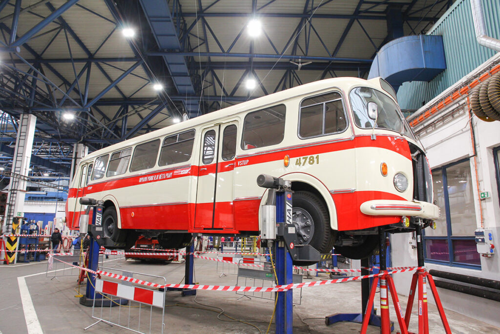 シュコダの旧型保存車。複数の車両が保存され、イベントで運転されている