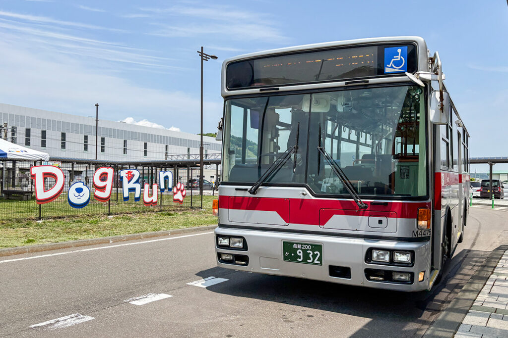 北海道新幹線／道南いさりび鉄道木古内駅前が松前方面への玄関口