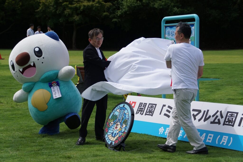 式典で披露されたマンホール！